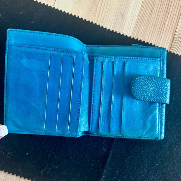 Chanel Caviar Bifold Wallet - Picture 3 of 6